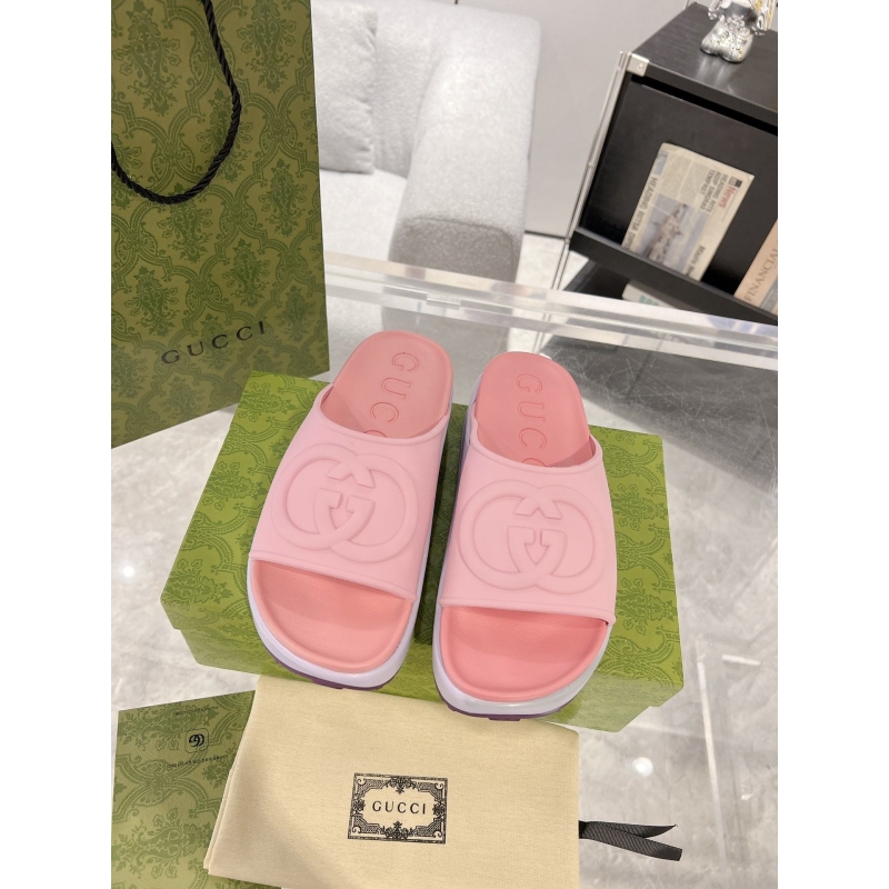 G*u*i slippers